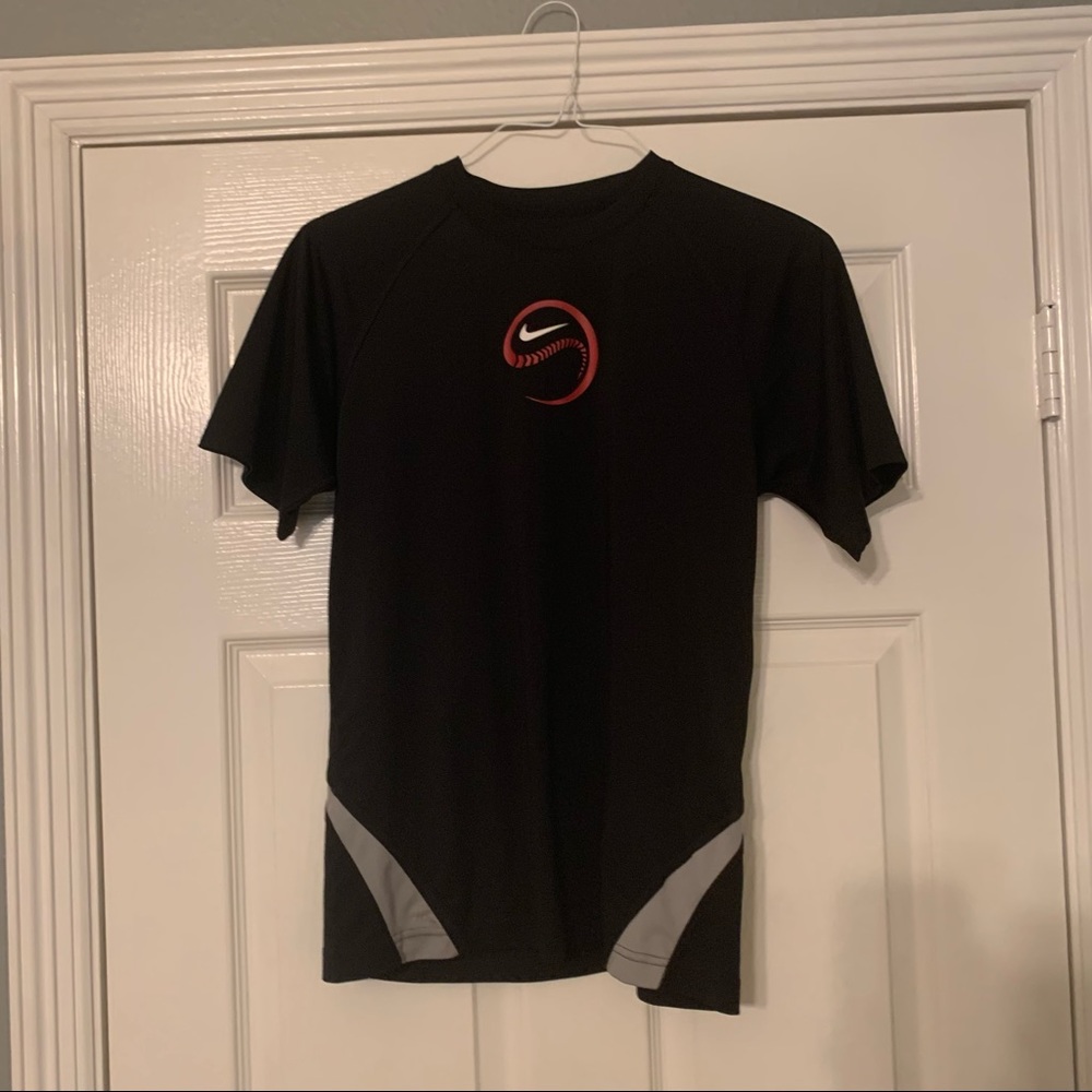 Nike top